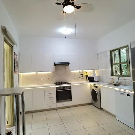 Golden Coast Marina 4 Bed * Протарас